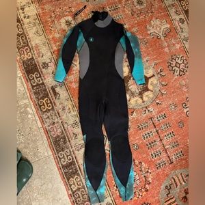 Women’s T 9/10 wetsuit, 4:3 thickness